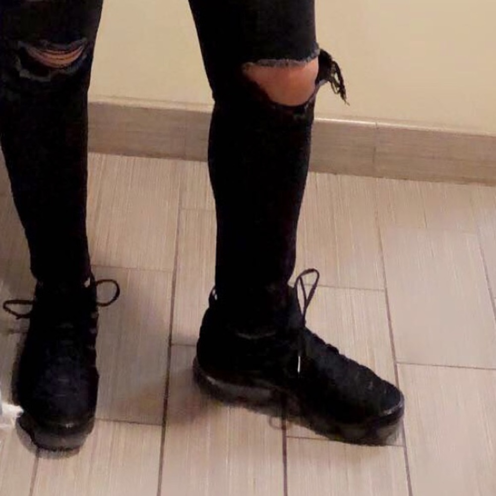 Meet your Posher, Ambrelle